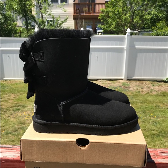 UGG Bailey Bow II Velvet Ribbon - Picture 7 of 10